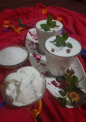 मीठी लस्सी (meethi lassi recipe in Hindi) रेसिपी मुख्य फोटो