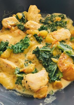 Foto principal de Pollo con Cúrcuma y kale