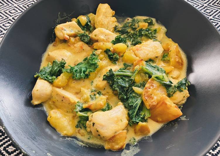 Pollo con Cúrcuma y kale