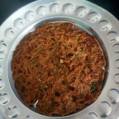 A picture of Jowar paratha.