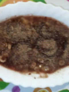 Una foto de Puré de plátano, zumo de cerezas con cereales y sirope de arce