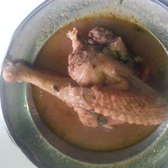 A picture of Indegnious chicken.
