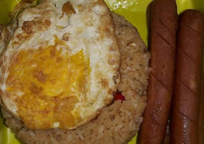 Nasi Goreng Pedas with Telur Mata Sapi&Sosis Goreng#bekalsekolahwisnu#Maree