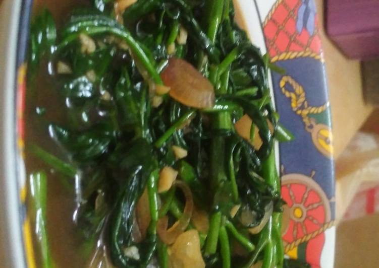 Langkah Mudah untuk Membuat Tumis kangkung saos tiram yang Lezat Sekali