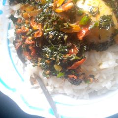 A picture of White rice and vegetable sauce😋💕.