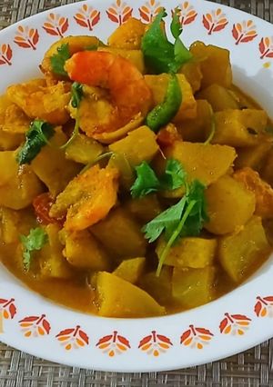 A picture of Olkopi Chingri / Kohlrabi with Prawns.