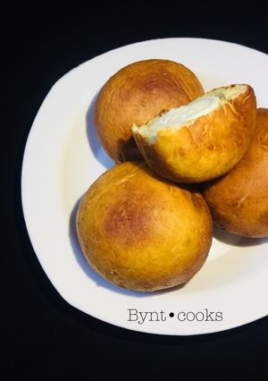 A picture of 🥚roll.