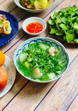 Hình của món Canh Bầu Nấu Xương Heo.