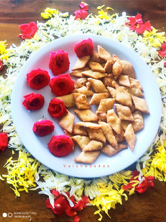 A picture of Baked Shankarpali.