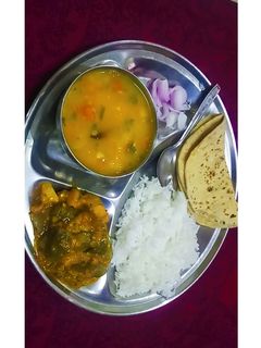 वांग पावटा बटाटा भाजी (vanga pavta batata bhaji recipe in marathi) रेसिपी चे मुख्य फोटो