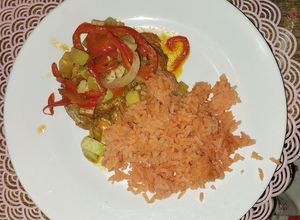 Una foto de Codillo con Pimiento y Chayote en Salsa de Chipotle