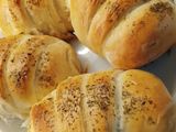 Pancitos rellenos con carne desmechada
