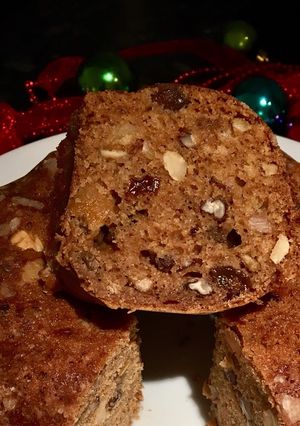 A picture of Eggless Christmas Cake.