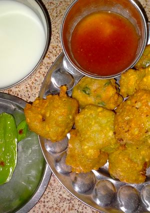 દાળવડા (Dal Vada Recipe In Gujarati) રેસીપી મુખ્ય ફોટો
