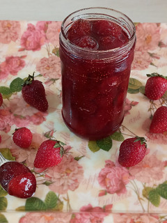 عکسی از دستور مربای توت فرنگی🍓🍓