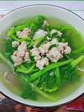 Canh cải cúc nấu thịt băm