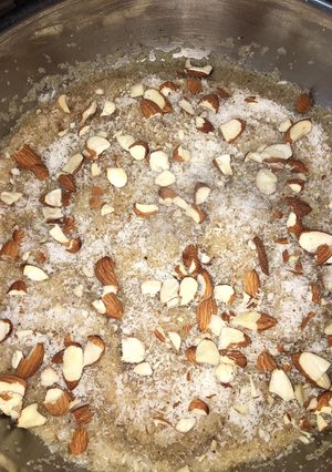 सूजी हलवा (Suji Halwa recipe in hindi) रेसिपी मुख्य फोटो