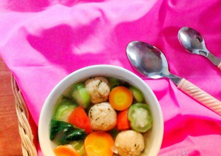 makanan Sup Onyong Wortel dengan Bola bola Tahu Anti Gagal
