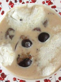 Aszalt szilvás borleves recept fotója