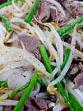 Phở khô xào thịt bò
