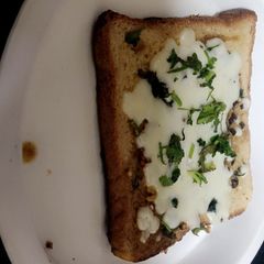 A picture of Garlic bread.