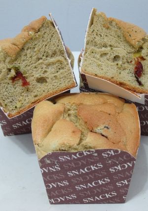 抹茶蔓越莓杯子蛋糕 的食譜成品照片