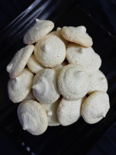 வேர்க்கடலை மக்ரோன்ஸ் (peanut Macaroons recipe in tamil) செய்முறை முக்கிய புகைப்படம்