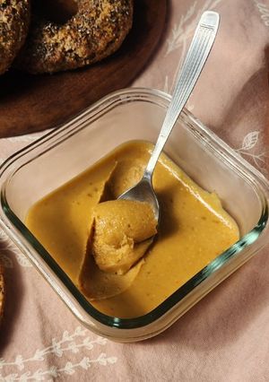 Una foto de 🥜🫒Mantequilla de maní, ajo y aceite de oliva 🫒🥜Untable de maní