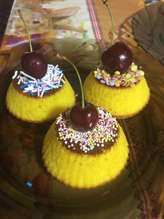 O poză a rețetei Lava cake cu ciocolată albă și ananas.