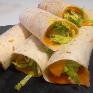 Rollitos de salmón estilo IKEA (ikea salmon wraps)