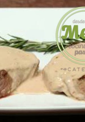 Una foto de Medallón de res a la crema de mezcal