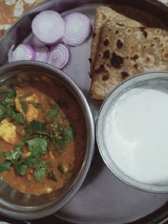 કડાઈ પનીર (Kadai paneer recipe in Gujarati) રેસીપી મુખ્ય ફોટો