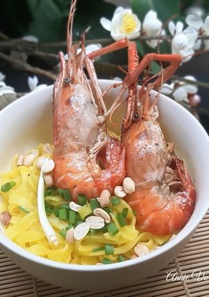 Hình của món Mì Quảng tôm càng.