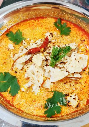A picture of Dahi-papad ki subzi.