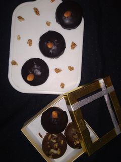 નો ઓવન ચોકો નટ કેક.(no oven choco nut cake recipe in gujarati) રેસીપી મુખ્ય ફોટો