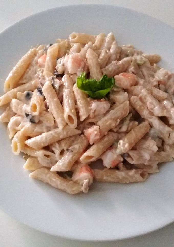 Una foto de Ensaladilla de pasta con langostinos