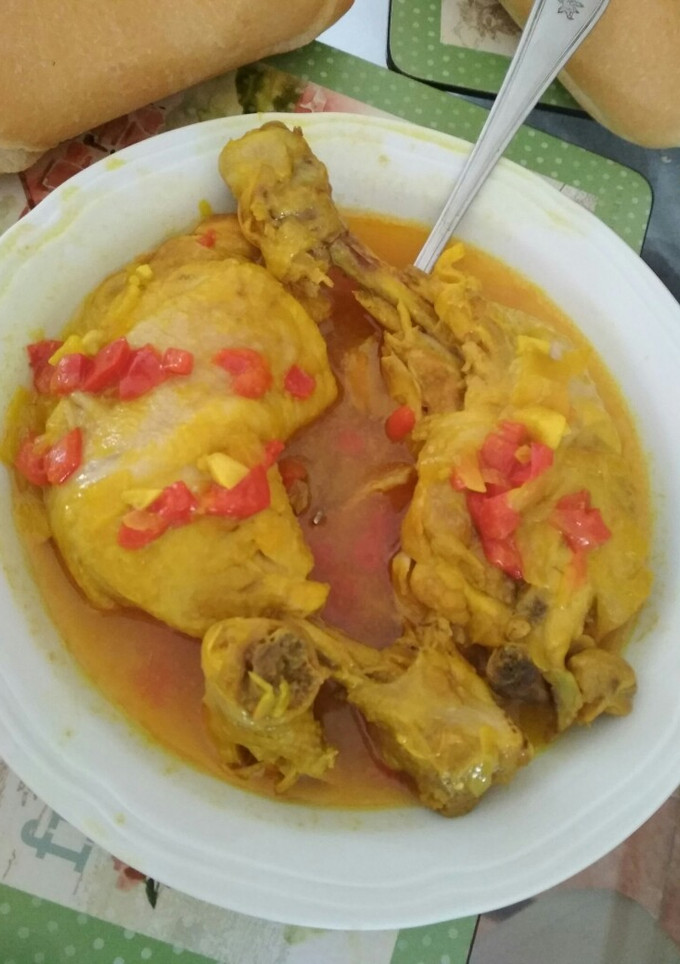 Una foto de Pollo en salsa