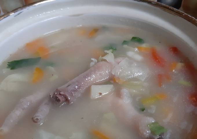 Resep Sop Ceker Ayam yang Menggugah Selera