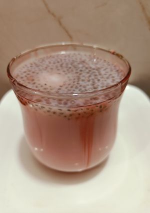 A picture of Rose milk.