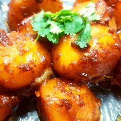 A picture of Khattay Aloo 😋.
