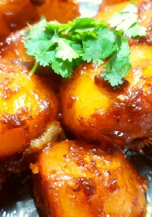 A picture of Khattay Aloo 😋.