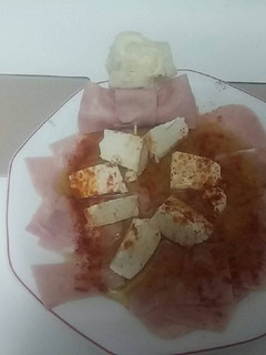 Una foto de 21. Jamón york y queso fresco al pimentón