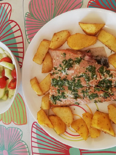 Una foto de Trucha y papitas al horno