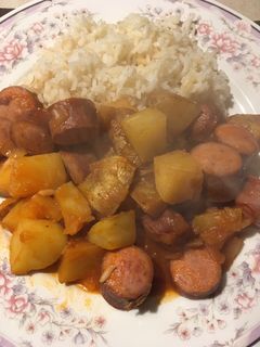 Una foto de Papas riojanas con sausage a mi estilo