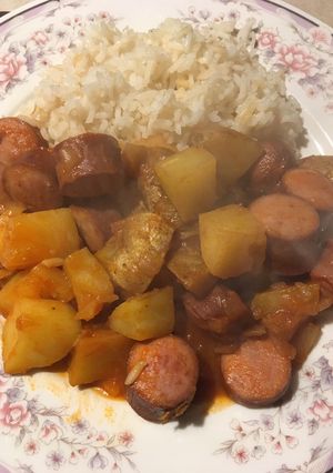 Una foto de Papas riojanas con sausage a mi estilo