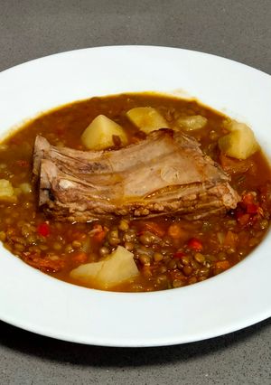 Una foto de Lentejas con costilla