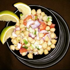 A picture of Chickpeas Salad.