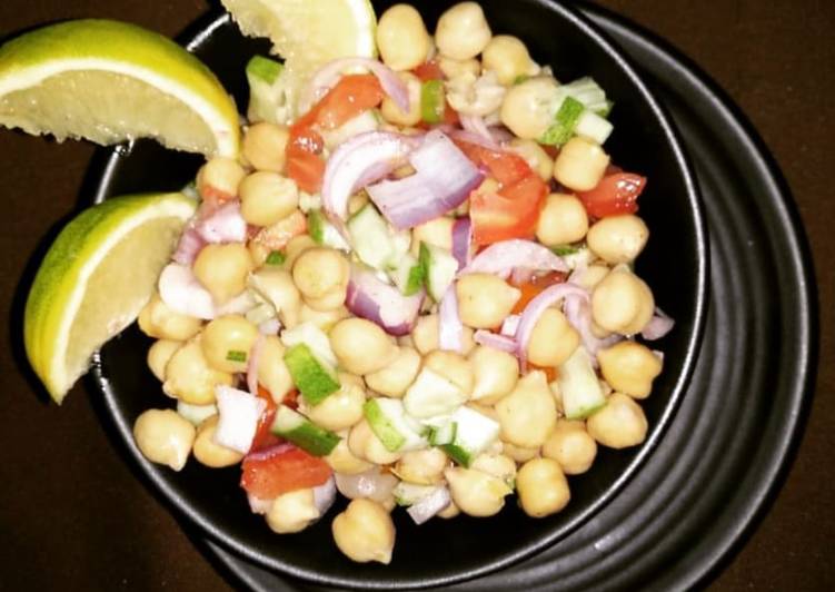 Steps to Prepare Perfect Chickpeas Salad