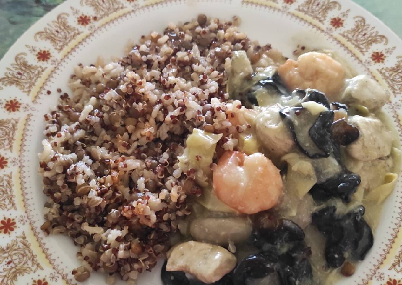 Pollo con champiñones y camarones