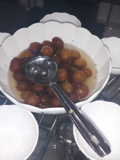 ગુલાબ જામુન(Gulab jamun recipe in Gujarati) રેસીપી મુખ્ય ફોટો